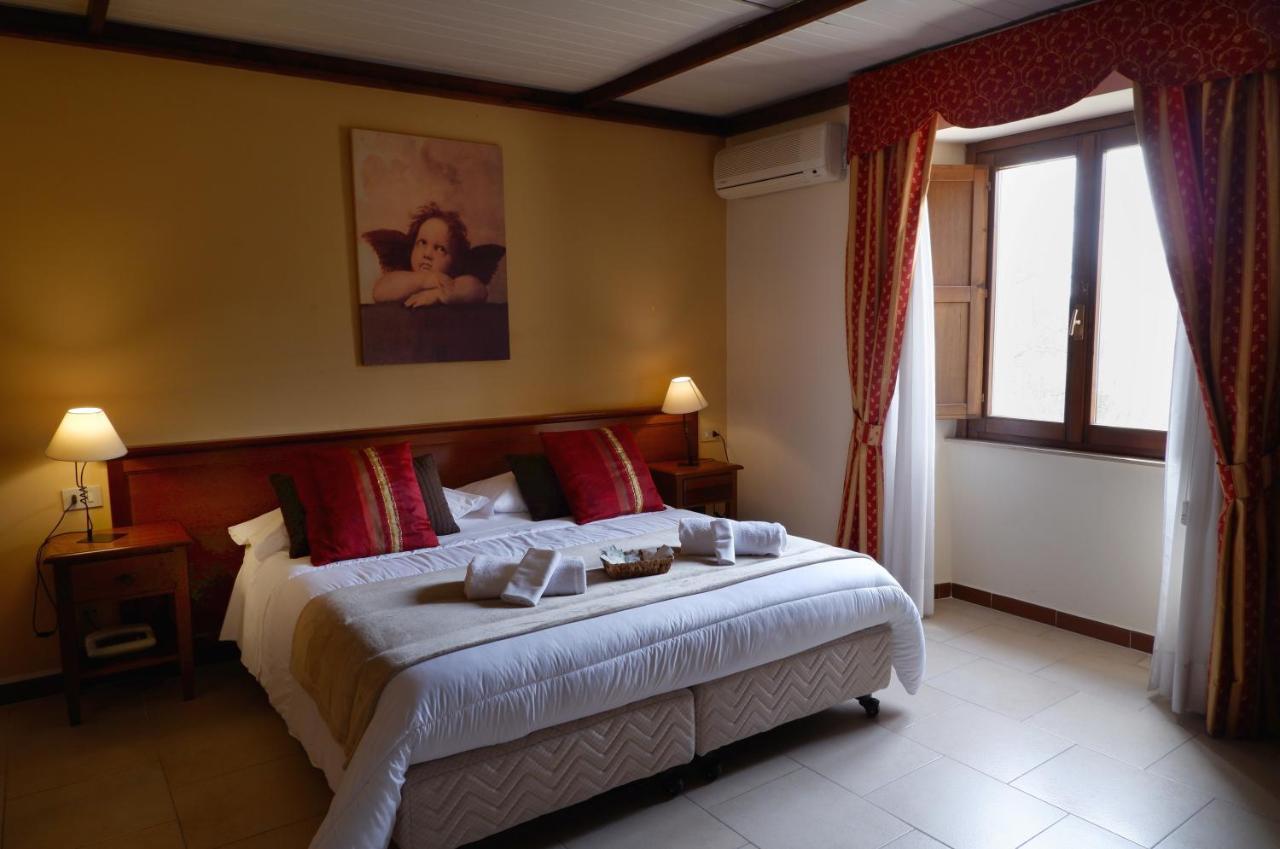 Hotel Borgo Antico Fabriano Buitenkant foto
