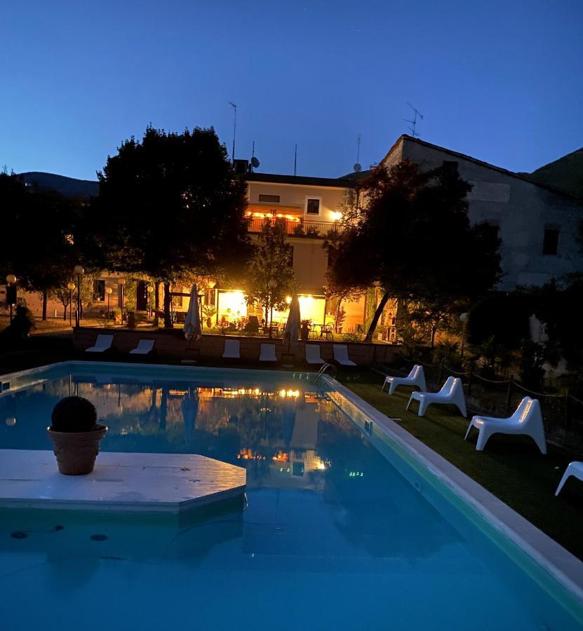 Hotel Borgo Antico Fabriano Buitenkant foto