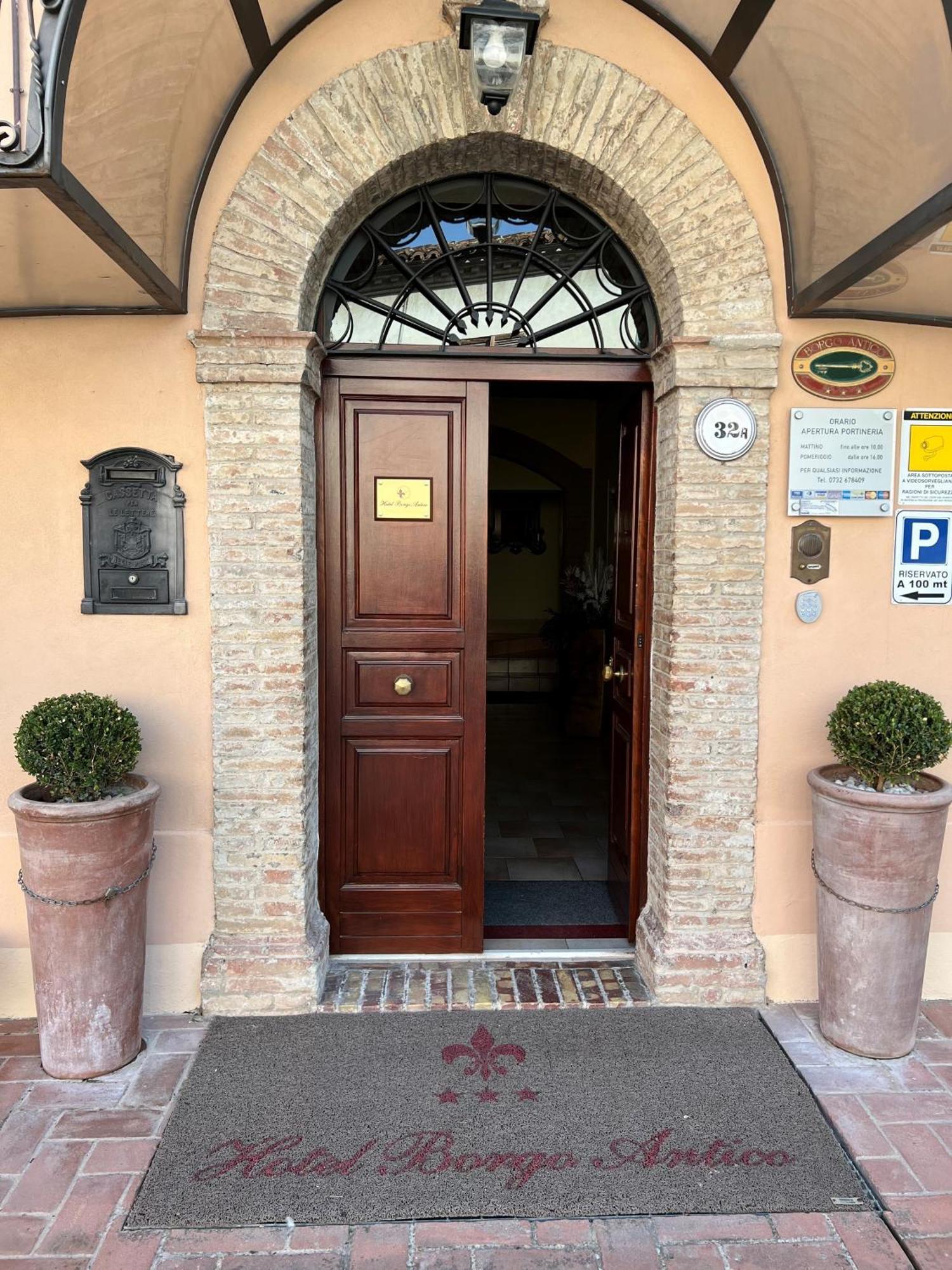 Hotel Borgo Antico Fabriano Buitenkant foto