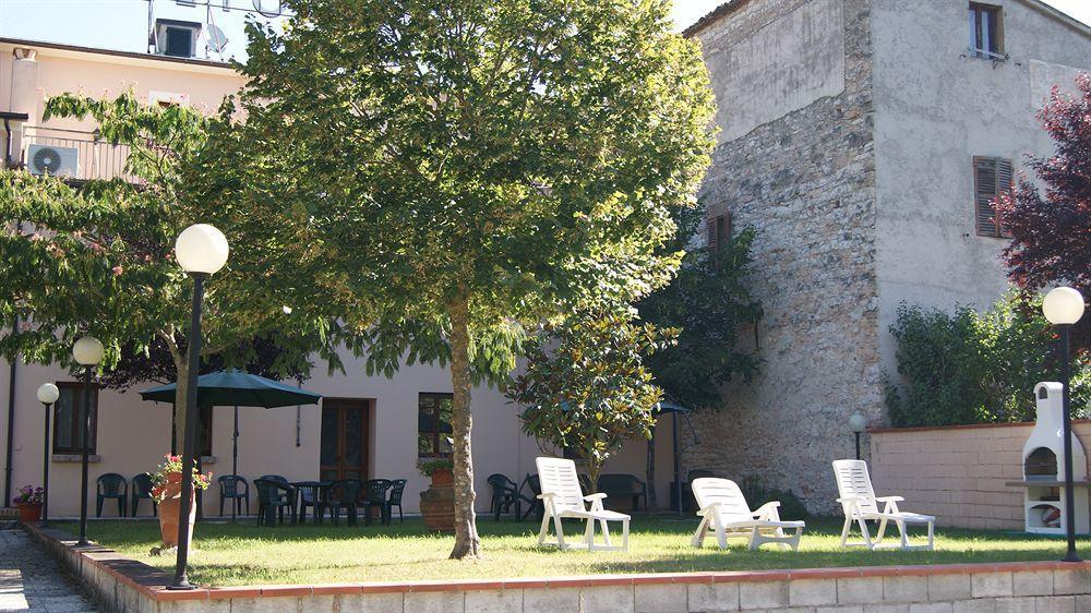 Hotel Borgo Antico Fabriano Buitenkant foto