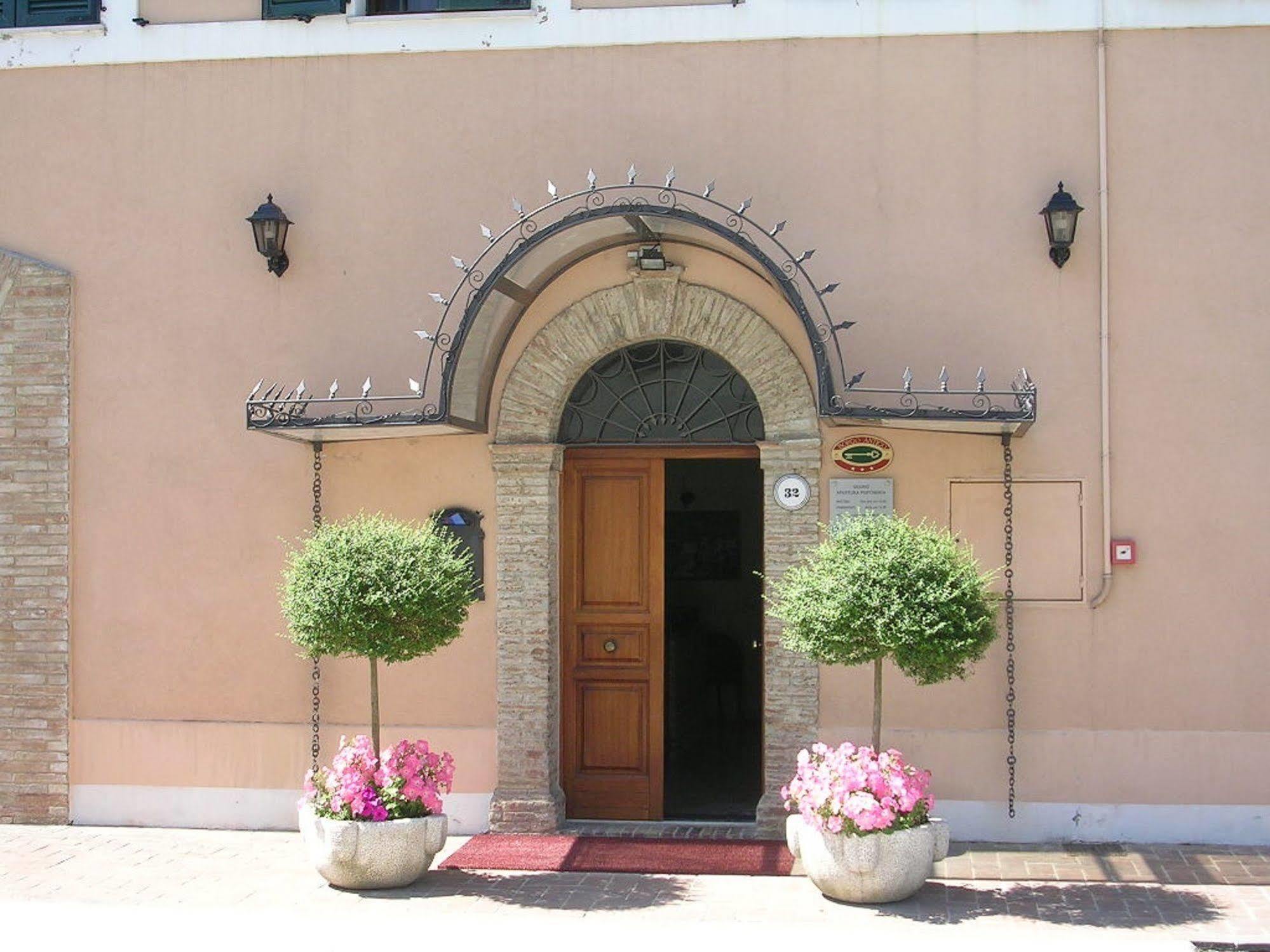 Hotel Borgo Antico Fabriano Buitenkant foto