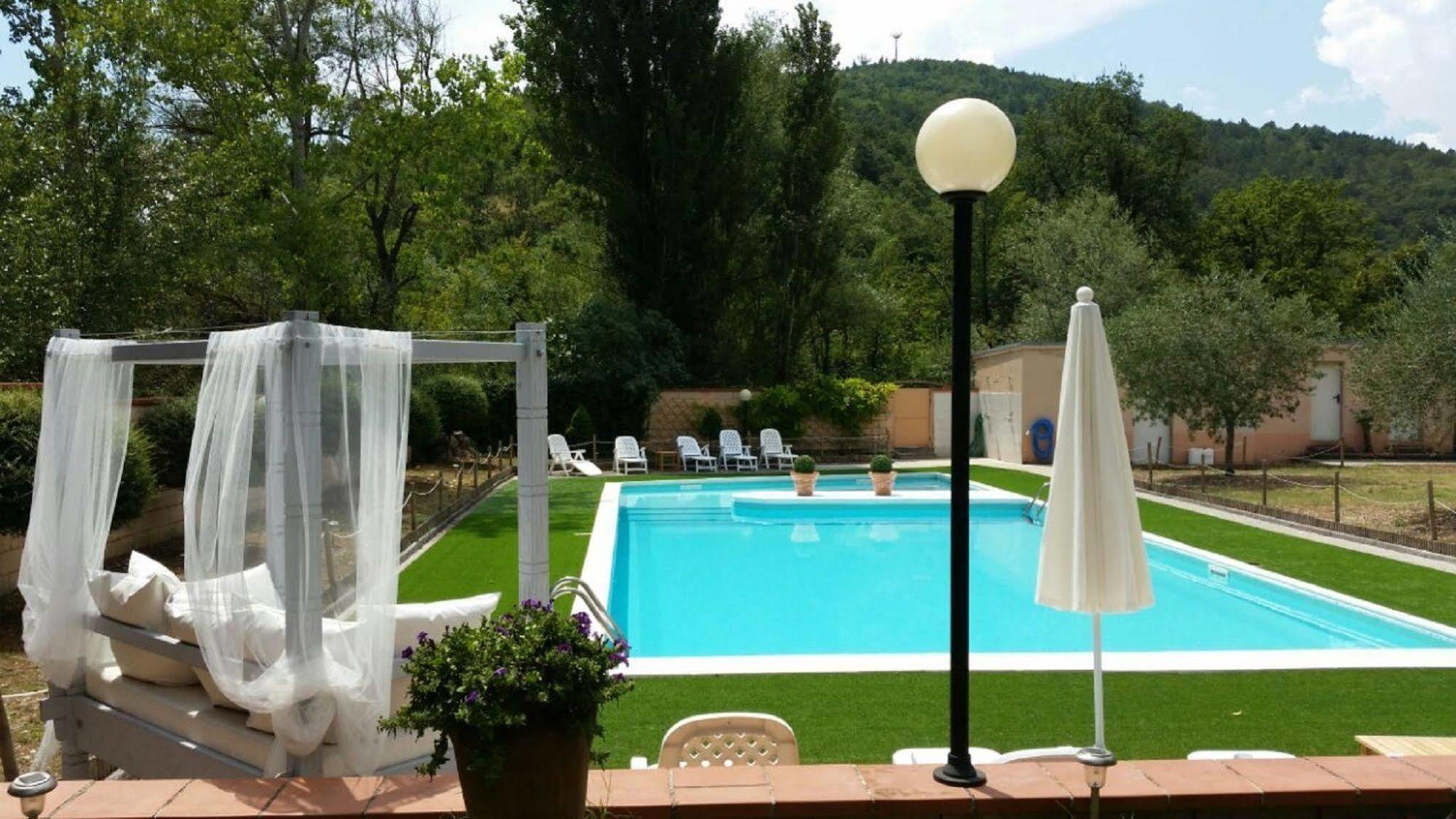 Hotel Borgo Antico Fabriano Buitenkant foto