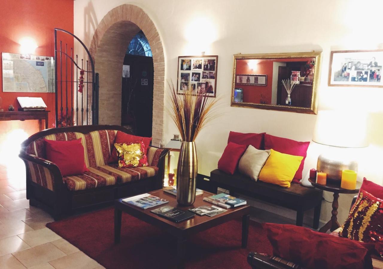 Hotel Borgo Antico Fabriano Buitenkant foto